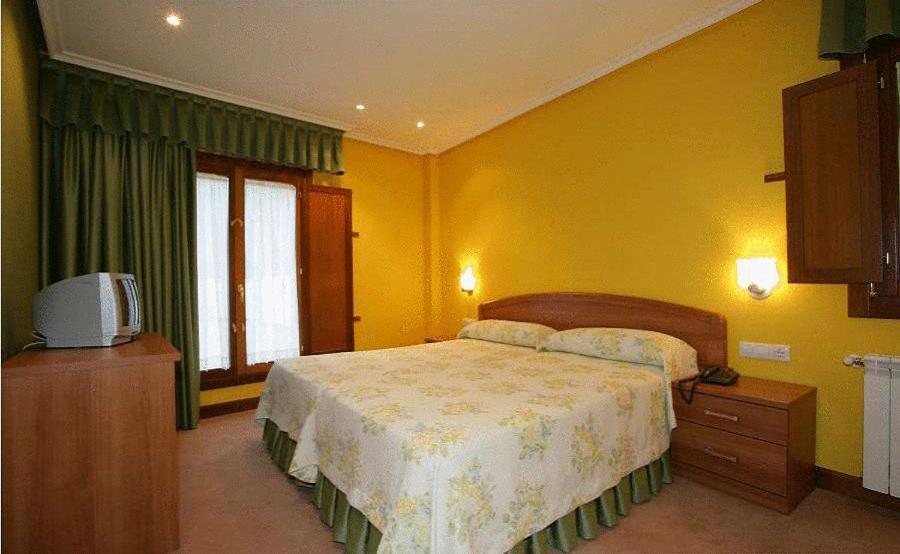 Gran Hotel Rural Cela Belmonte De Miranda Esterno foto